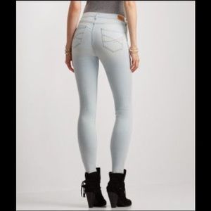 Aeropostale high waisted light wash stretchy jean